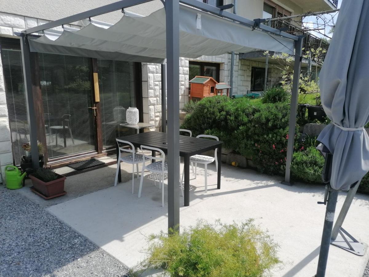Apartments Bukor With Seasonal Pool Lukovica pri Domzalah Exterior photo