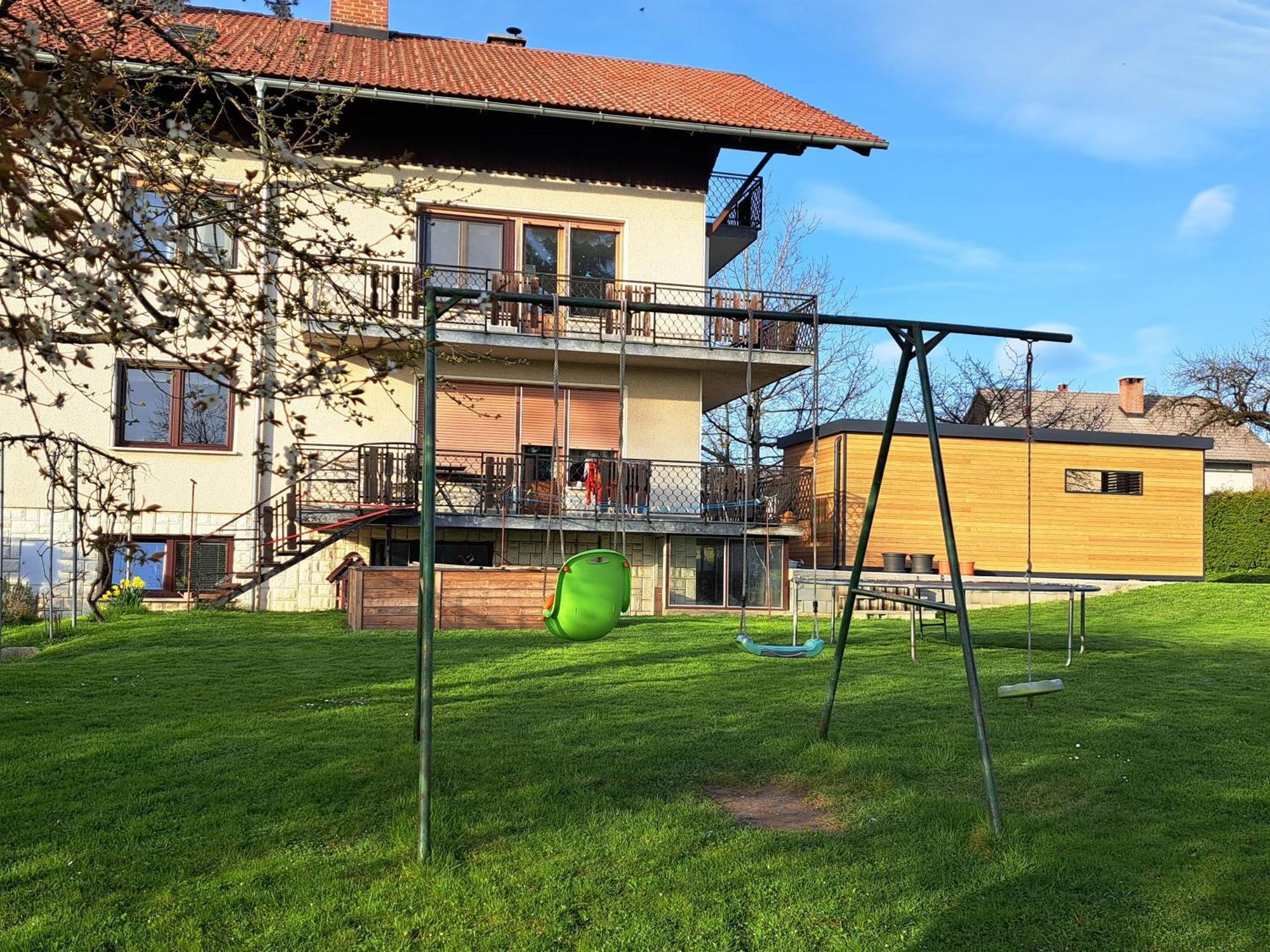 Apartments Bukor With Seasonal Pool Lukovica pri Domzalah Exterior photo